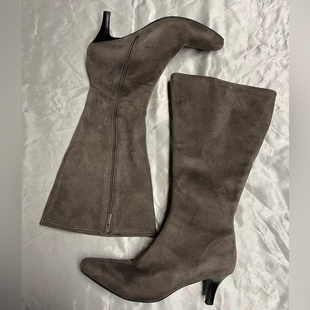 Gray Impo Stretch Faux Suede Boots Size 6.5 W